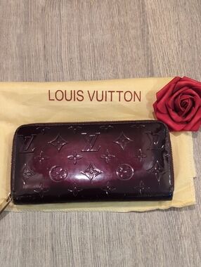 Louis Vuitton Vernis Amarante Zippy Wallet
